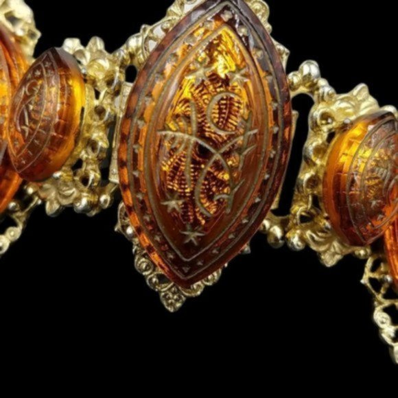 Magnificent Vintage Topaz Molded Glass Book Chain Bracelet - Picture 5 of 6